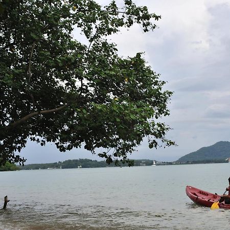 Baan Mai Beachfront Lone Island Phuket Екстериор снимка