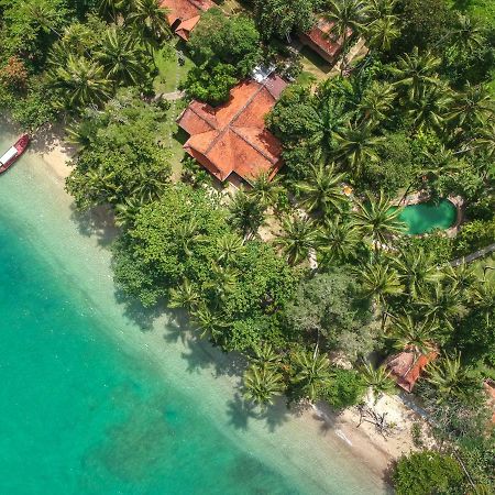 Baan Mai Beachfront Lone Island Phuket Екстериор снимка