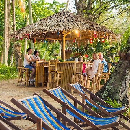 Baan Mai Beachfront Lone Island Phuket Екстериор снимка