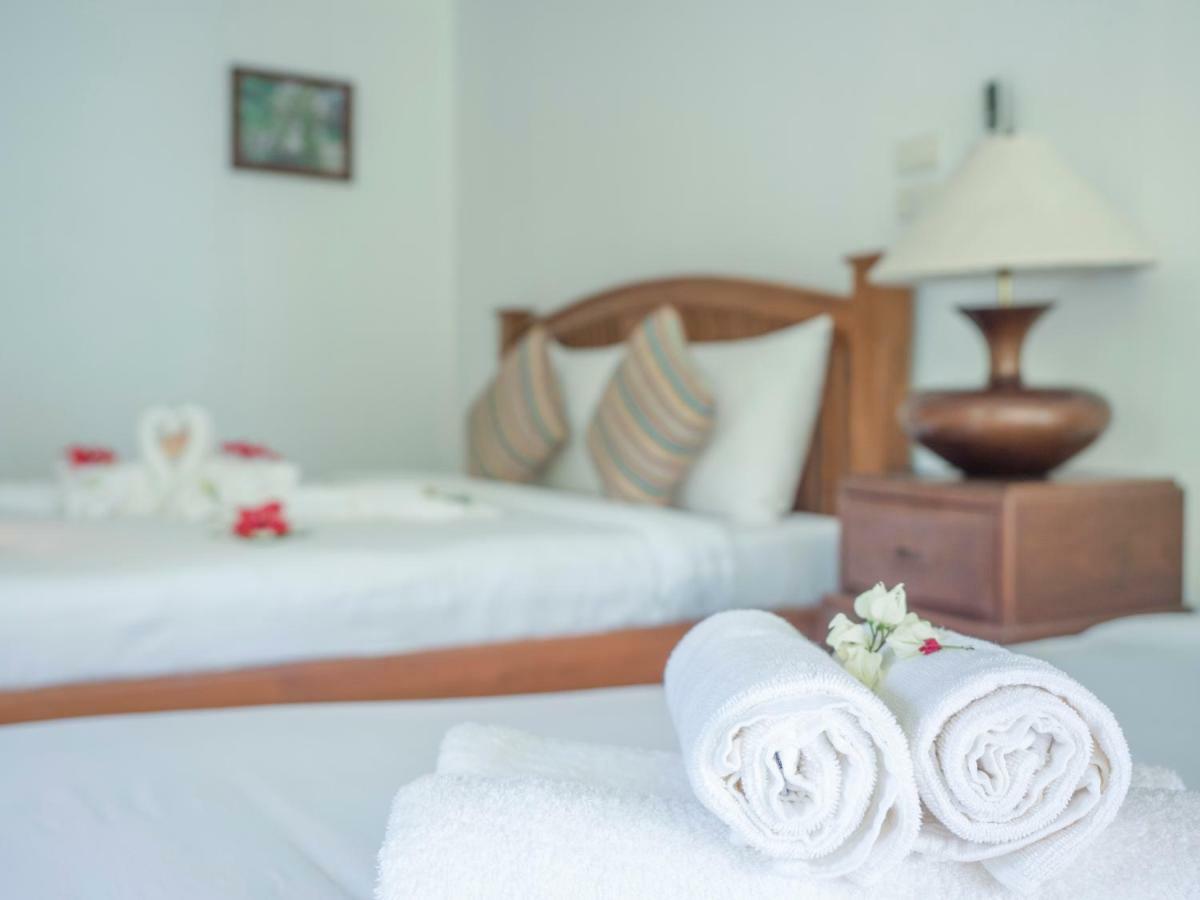 Baan Mai Beachfront Lone Island Phuket Екстериор снимка