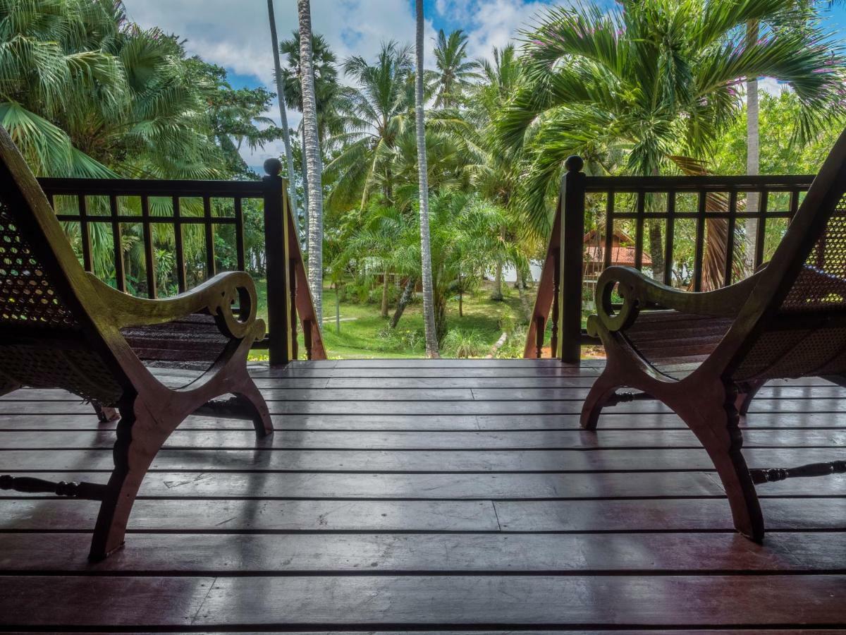 Baan Mai Beachfront Lone Island Phuket Екстериор снимка