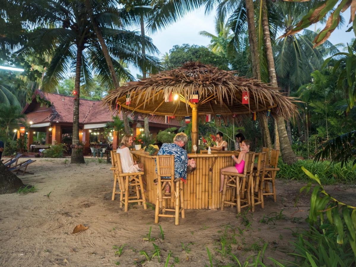 Baan Mai Beachfront Lone Island Phuket Екстериор снимка