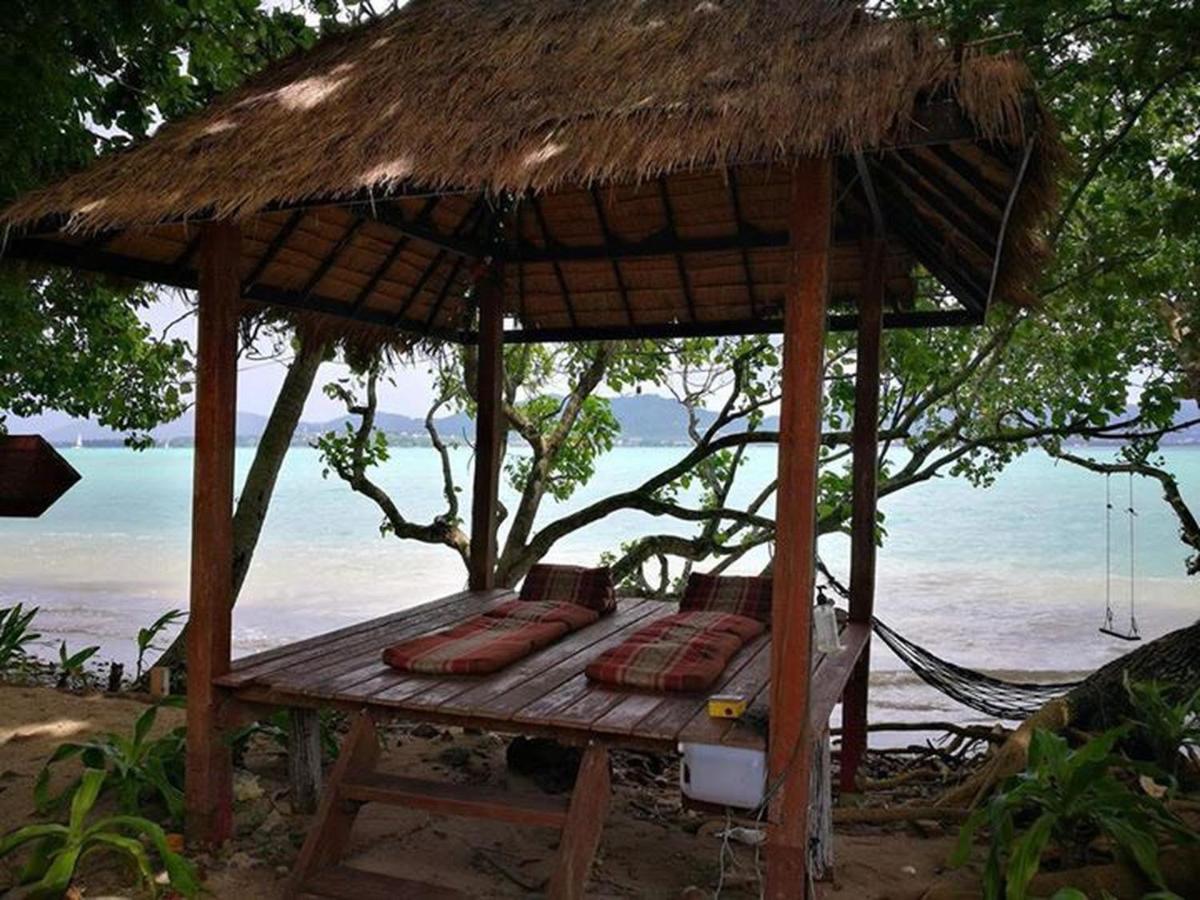 Baan Mai Beachfront Lone Island Phuket Екстериор снимка